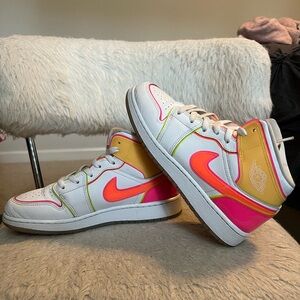 Air Jordan 1 Mid Edge Glow